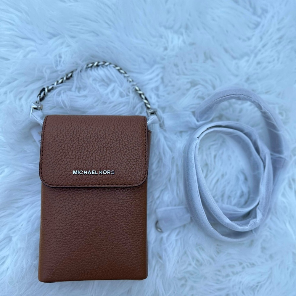 MICHAEL KORS
Jet Set Small North South Chain Top Handle Crossbody Bag